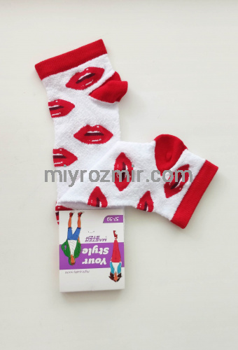 Прикольні жіночі літіні шкарпетки сіточкою з малюнком Червоні губи Поцілуйчики Master Step 2321 фото 9